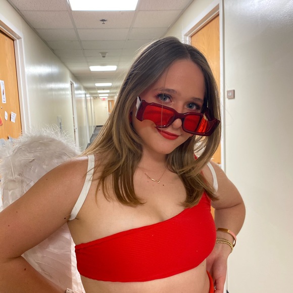 Meet your Posher, Alexandra - Picture 2 of 5